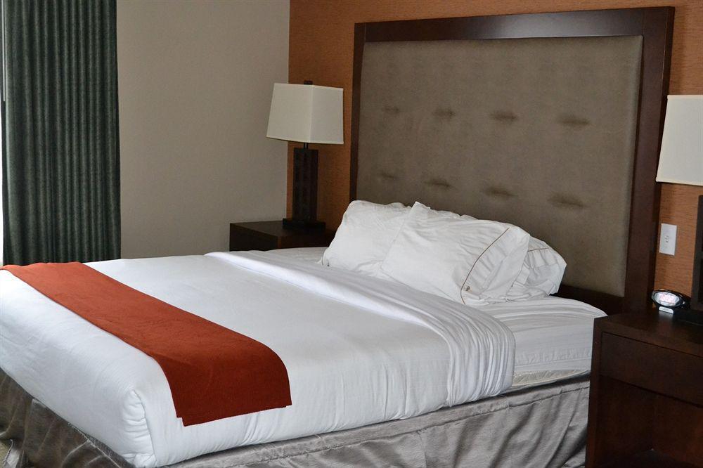 Holiday Inn Express & Suites Bozeman West By Ihg Exterior photo